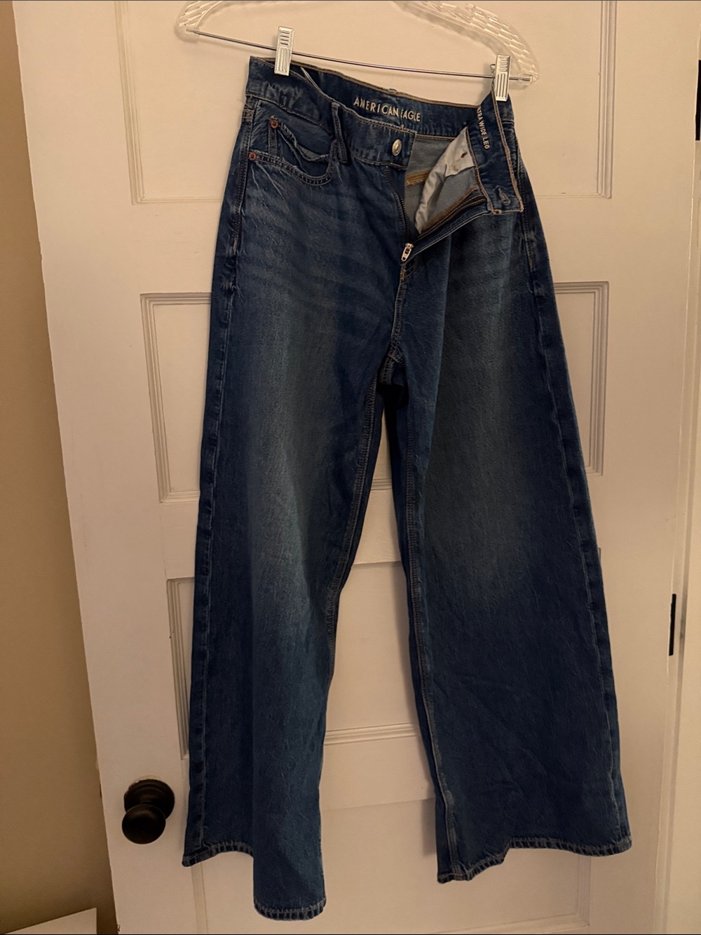 American Eagle low rise ultra wide leg Jean